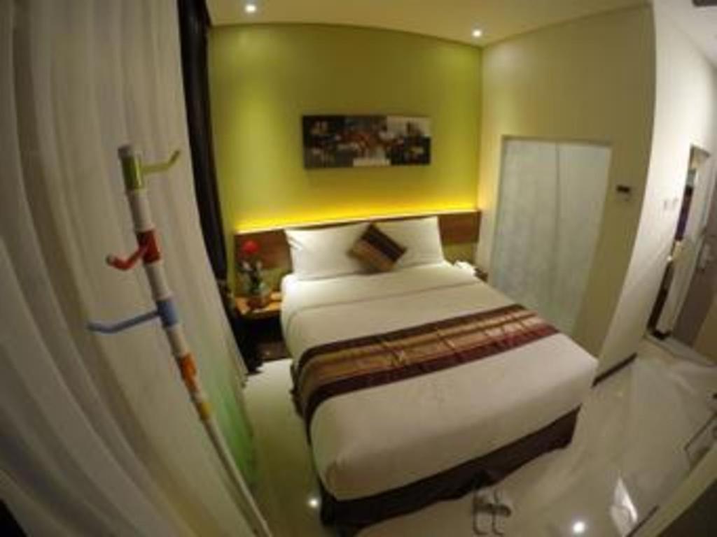 Biz Boulevard Hotel Манадо Экстерьер фото